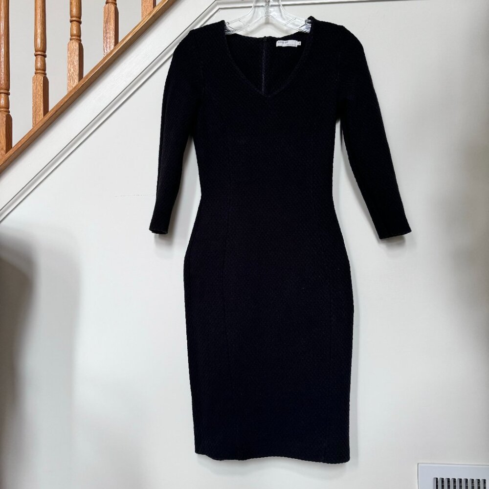 Classy Fitted Black V-Neck Dress